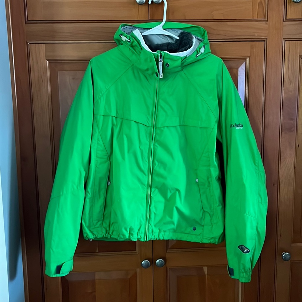 Columbia women’s green LARGE jacket, used, good condition.